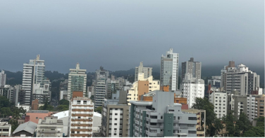 Notícia - Após calor de 36°C, tempo muda e traz chuva ao Sul de SC