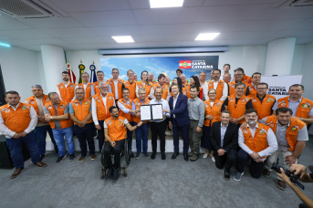 Notícia - Governo entrega kit para avançar na prevenção de desastres em Morro da Fumaça