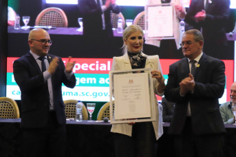 Notícia - Legislativo promove homenagem aos 55 anos da Unesc