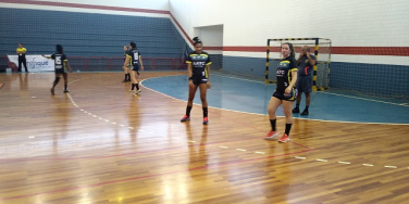 Notícia - Criciúma vence no basquete e no handebol