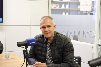 Notícia - Esquema tático, briga por posição e Copa SC: veja o que disse Eduardo Baptista na Rádio Som Maior