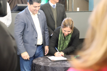 Notícia - SC assina contrato de elaboração do Plano de Transição Energética Justa