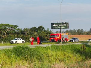 Notícia - Motorista fica ferida após saída de pista na Via Rápida