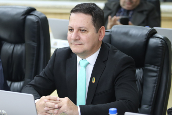 Notícia - Câmara aprova prioridade em saúde e educação para crianças em abrigos