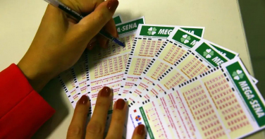 Notícia - Concurso 2960 da Mega-Sena: veja os números sorteados nesta quinta-feira (15)