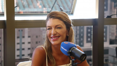 Notícia - Giselle Tiscoski estreia nos microfones da Rádio Som Maior
