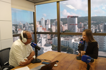 Notícia - [Áudio] Desenvolva sua Oratória: Giovana Pedroso fala sobre a Imersão Comunica