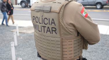 Notícia - Ataque a tiros em casa de shows deixa policial ferido e termina com dois mortos em Criciúma