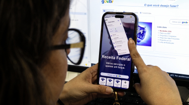 Notícia - Receita libera terceiro lote do IR 2026; confira quem recebe e como consultar
