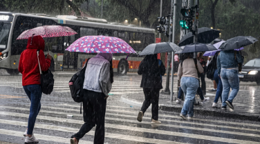 Notícia - Chuva domina quinta-feira no Sul de SC, mas calor volta a aparecer no fim de semana