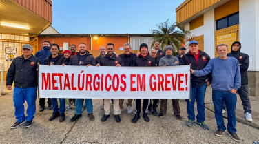 Notícia - Greve dos metalúrgicos trava fábricas e aumenta tensão após meses de negociação em Criciúma