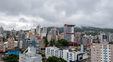 Notícia - Fim de semana será de tempo firme em Criciúma após chuva fraca nesta sexta