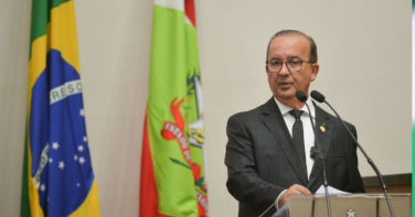 Notícia - Jorginho Mello critica Governo Federal sobre Morro dos Cavalos e dispara: 'Não vai ter túnel'