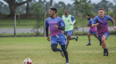 Notícia - Caravaggio intensifica preparação para enfrentar o Blumenau pela Série B do Catarinense
