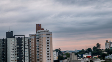 Notícia - Frente fria deixa sábado gelado antes da chegada do inverno em SC