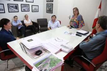 Notícia - Nove médicos cubanos deixam Içara