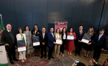 Notícia - Abadeus é homenageada com Medalha 