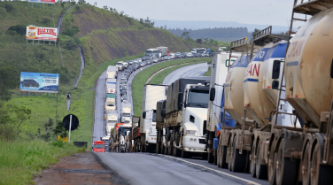 Notícia - Paralisação dos caminhoneiros chega a Itajaí e pode avançar para outras regiões de SC