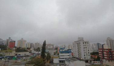 Notícia - Sexta-feira nublada e com pancadas de chuva