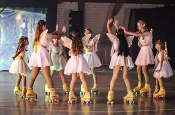 Notícia - Festival de Patinação Artística apresenta espetáculo de Natal em Orleans