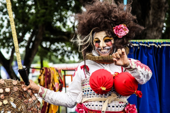 Notícia - Um clássico da Literatura na praça