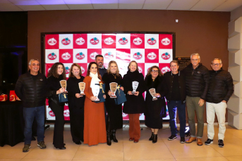 Notícia - III Taça Glória Meller de Canastra Feminina celebra campeãs e o centenário de Criciúma