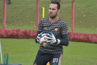 Notícia - Líder e capitão do Próspera, Roberto Volpato deverá jogar somente até o fim do ano 