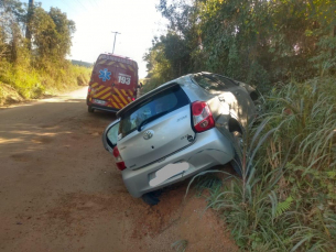 Notícia - Mulher fica ferida em acidente