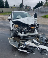 Notícia - Colisão entre dois carros e um caminhão é registrada na SC-443 em Morro da Fumaça