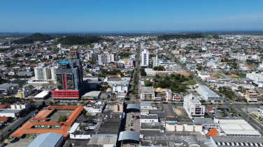 Notícia - Araranguá 144 anos: CDL fortalece e promove crescimento do comércio municipal