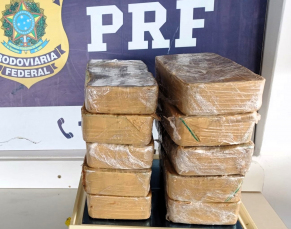 Notícia - Dupla é presa com 10 quilos de cocaína na BR-101 em Tubarão