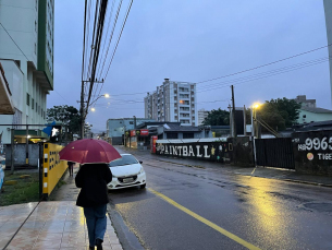 Notícia - Tempo nublado e chuvoso predomina no fim de semana