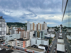 Notícia - Terça-feira será de tempo nublado e temperaturas amenas