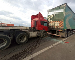 Notícia - BR-101: duas pessoas ficam feridas em acidente envolvendo quatro veículos em Tubarão