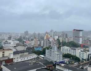 Notícia - Segunda começa chuvosa mas tempo deve melhorar durante a semana