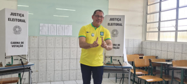 Notícia - “A verdadeira pesquisa será retratada nas urnas”, diz Kaminski ao votar 