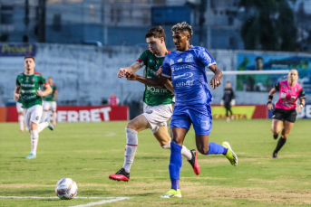 Notícia - ((Vídeo)) Com gol contra bizarro, Caravaggio perde e se complica no Catarinense