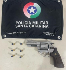 Notícia - Mulher aciona 