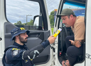 Notícia - Carnaval 2025: Mais de um milhão de veículos devem passar pela BR-101 Sul/SC
