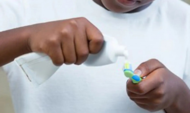 Notícia - Anvisa suspende interdição de venda de creme dental da Colgate