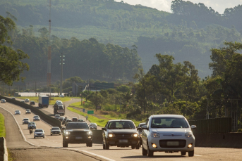 Notícia - Cerca de 800 mil veículos devem passar pela BR-101/Sul no Feriado do Trabalhador