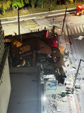 Notícia - Explosão destrói restaurante em Tubarão