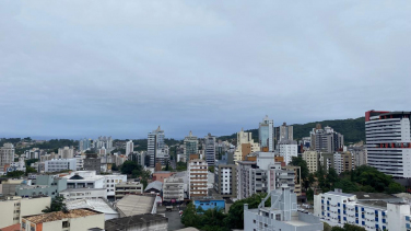 Notícia - [Áudio] Final de semana pode ser de chuva 