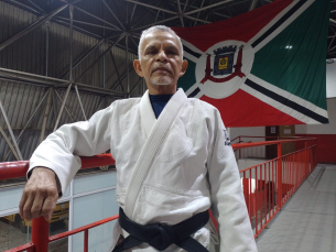 Notícia - Aposentado de 67 anos virou estagiário na Fundação Municipal de Esportes