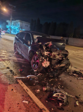 Notícia - Motorista sai ileso de grave acidente com carreta