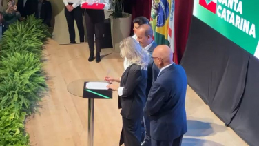 Notícia - [Vídeo] Luciane Ceretta é empossada Secretária de Educação do Estado
