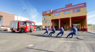 Notícia - Dia do Desafio com atividades físicas é promovido pelos bombeiros de Içara