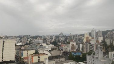 Notícia - [Áudio] Quinta-feira marcada por chuva e frio 