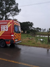 Notícia - Motociclista morre após sair da pista e colidir com arame farpado