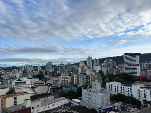 Notícia - Elevação de temperatura e tempo instável para este final de semana